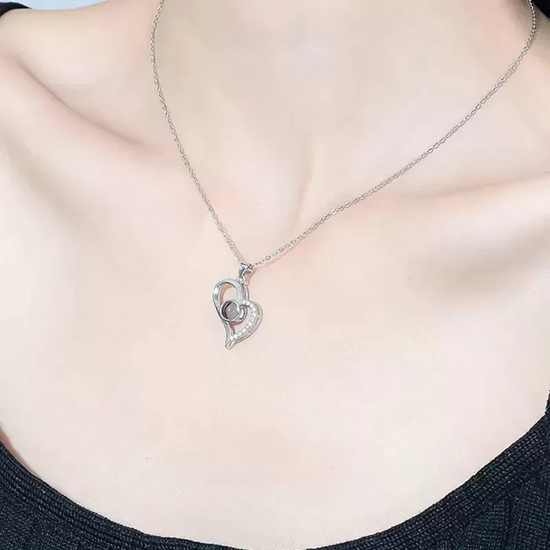 Caja Con Collar de Proyección "Te Amo" Y 6 Rosas - Imagen 3