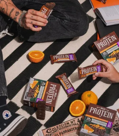 Barritas Wild Protein Vegana Naranja Bitter Caja 16 Unidades - imagen 2